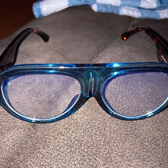 Blue sunglasses - Picture 2 of 3